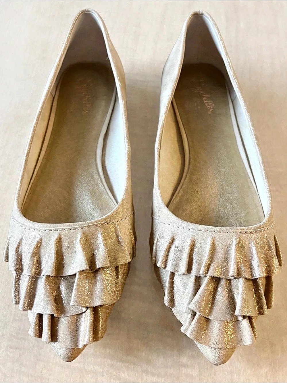 Seychelles Anthropologie Gold Metallic Ruffle Ballet Flats Size 8.5 Like New